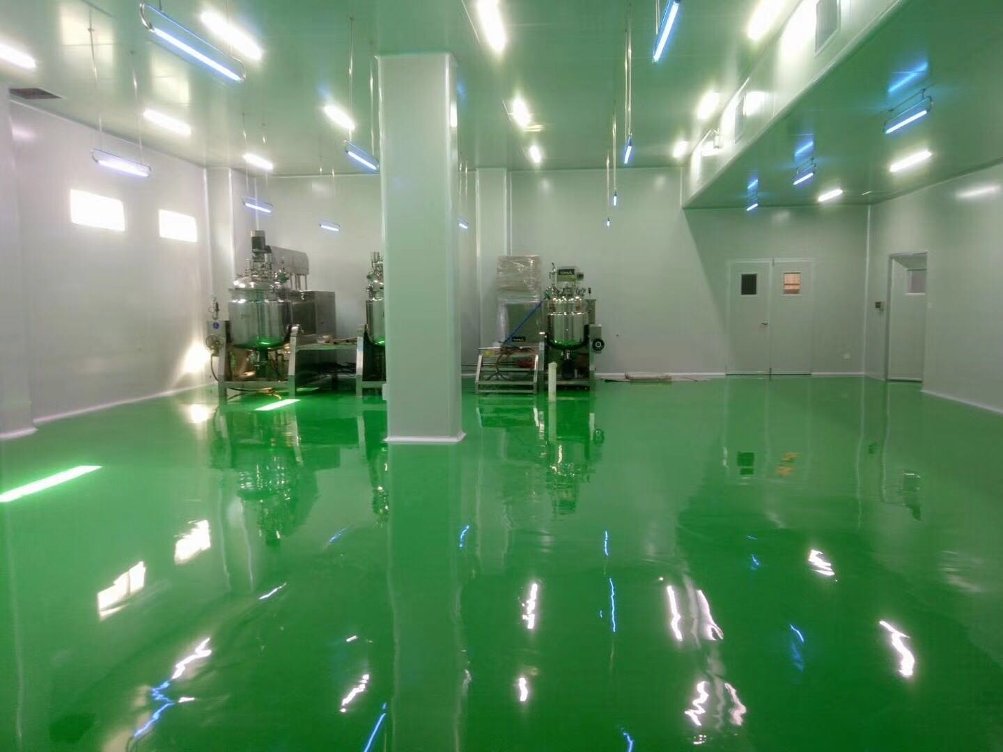 表白日里再多的甜言蜜語，也不及水性地坪的“深情”